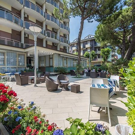 Hotel Palladio B&B Cervia Exteriör bild