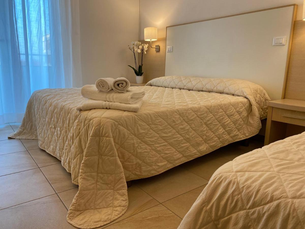 Hotel Palladio B&B Cervia Exteriör bild