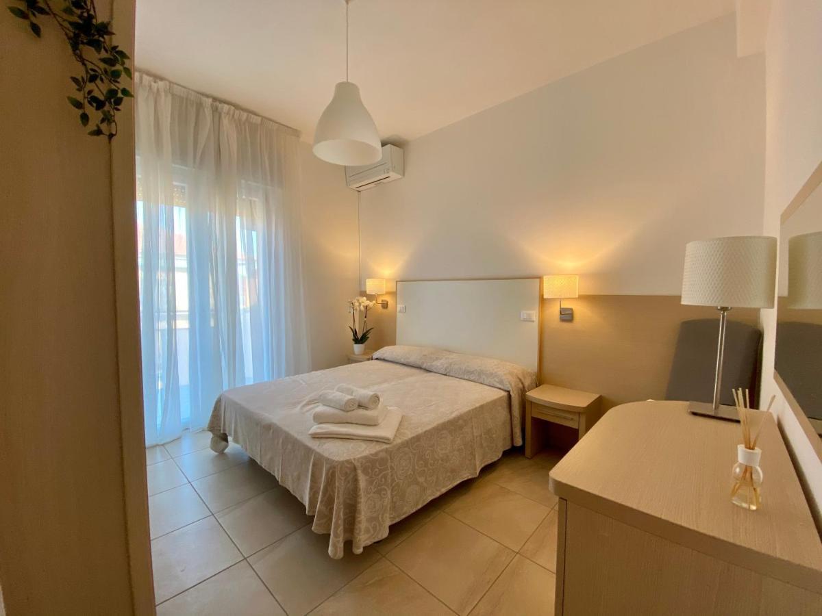 Hotel Palladio B&B Cervia Exteriör bild