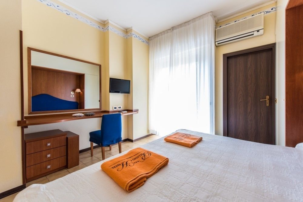 Hotel Palladio B&B Cervia Exteriör bild