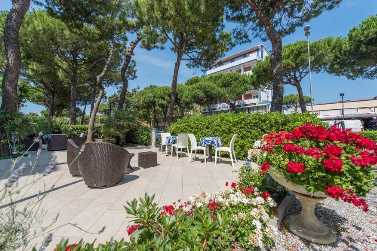 Hotel Palladio B&B Cervia Exteriör bild