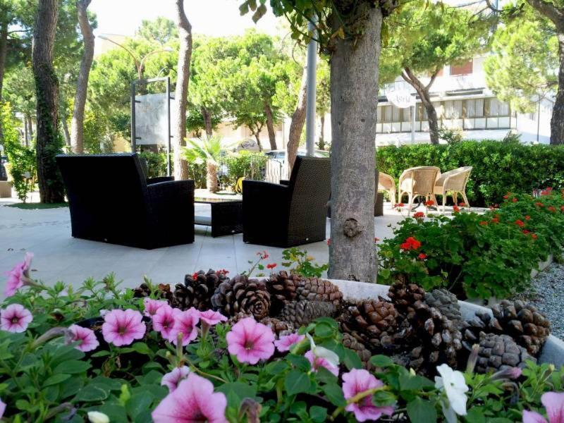 Hotel Palladio B&B Cervia Exteriör bild